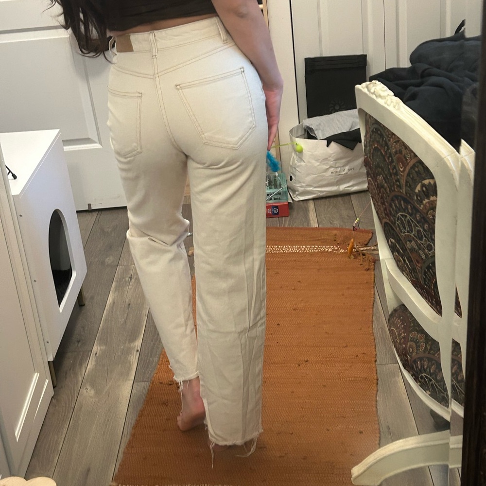 White cream highwaisted wide leg jeans